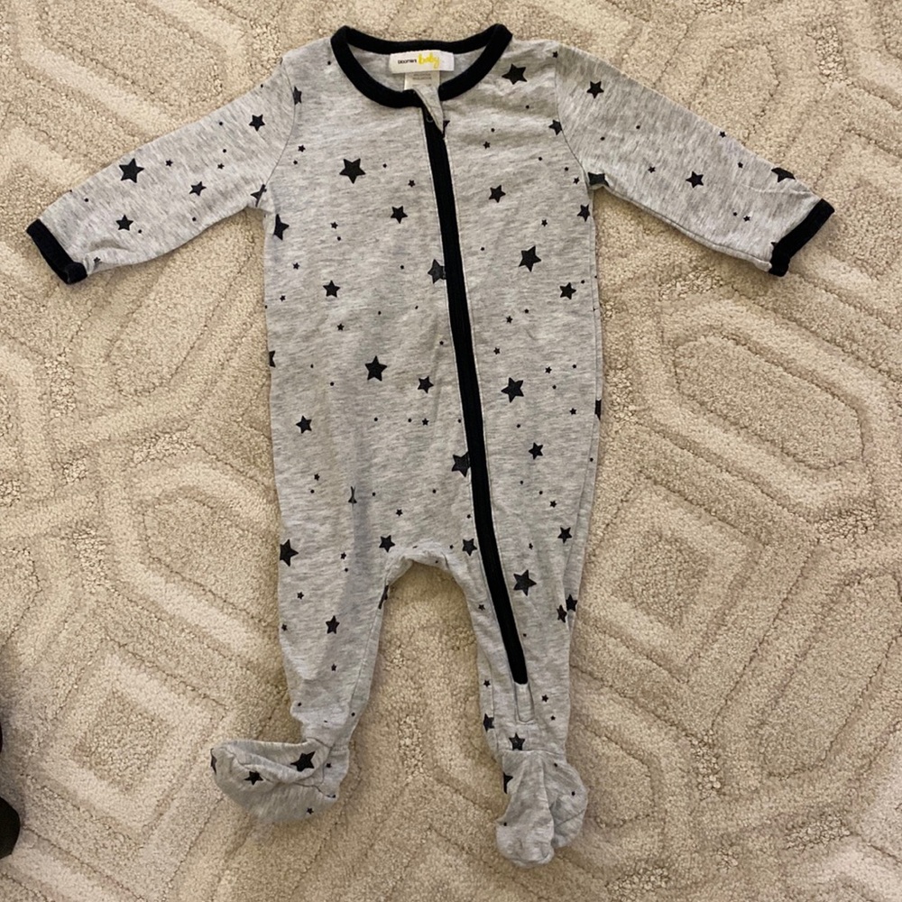 Bloomingdale's Gray Star Footie